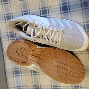 Adisas volleyball shoe sz 10